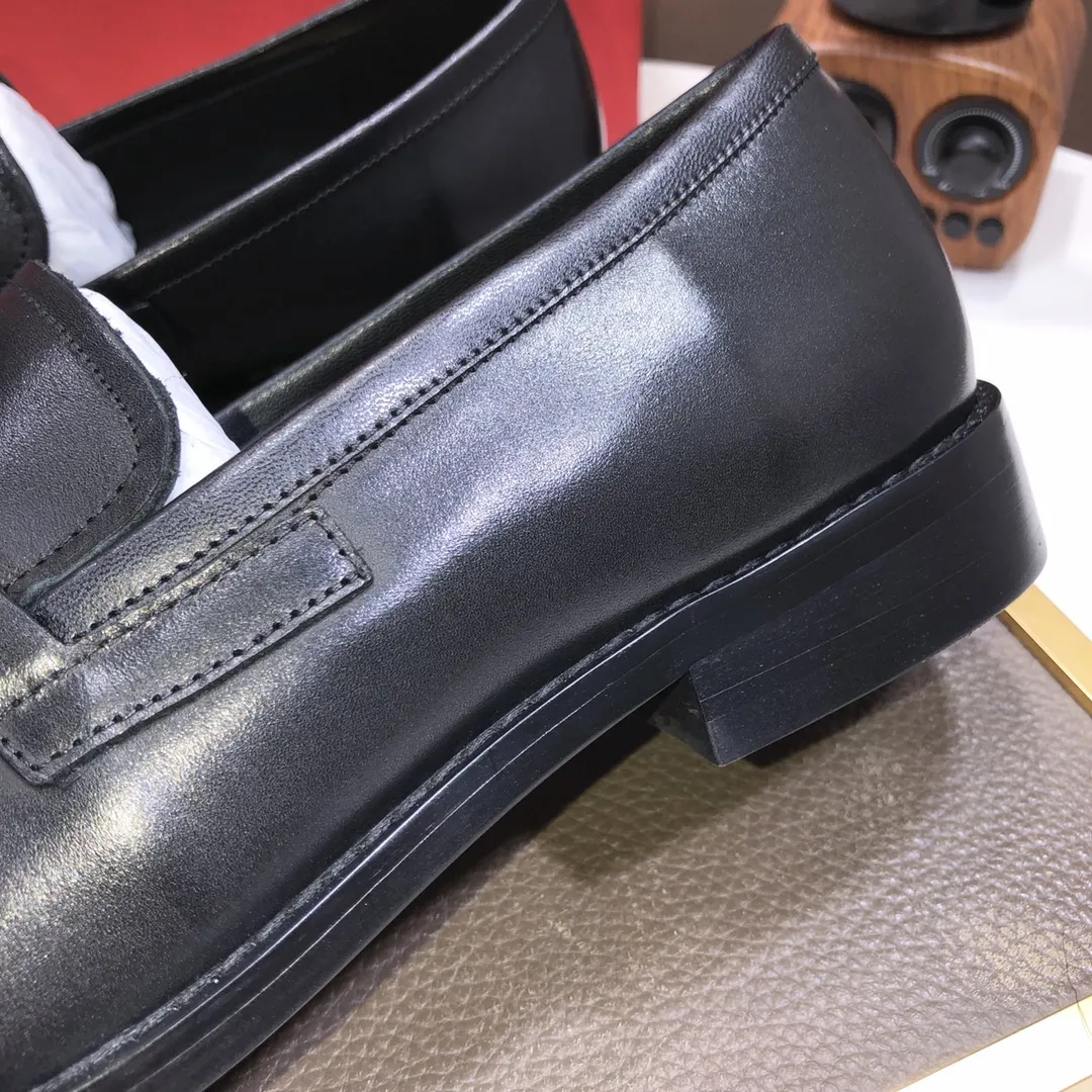 Men's shoes 💰540💰[Ferragamo/Ferragamo] (high-end Niuli) New 🍀 Ferragamo* - top version Ferragamo's classic formal leather shoes! Made of imported original cowhide, the inner top layer is comfortable cowhide lining! Original wear-resistant rubber outsole! High quality products! Code number 38-44!